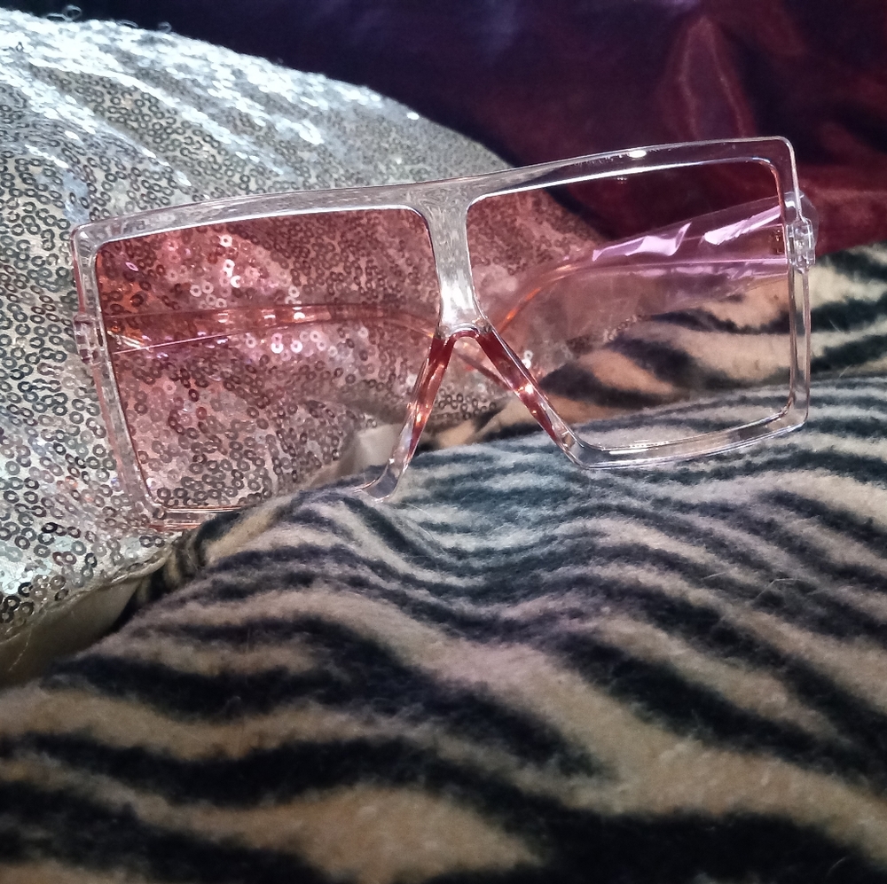 Oversized pink sunglasses
